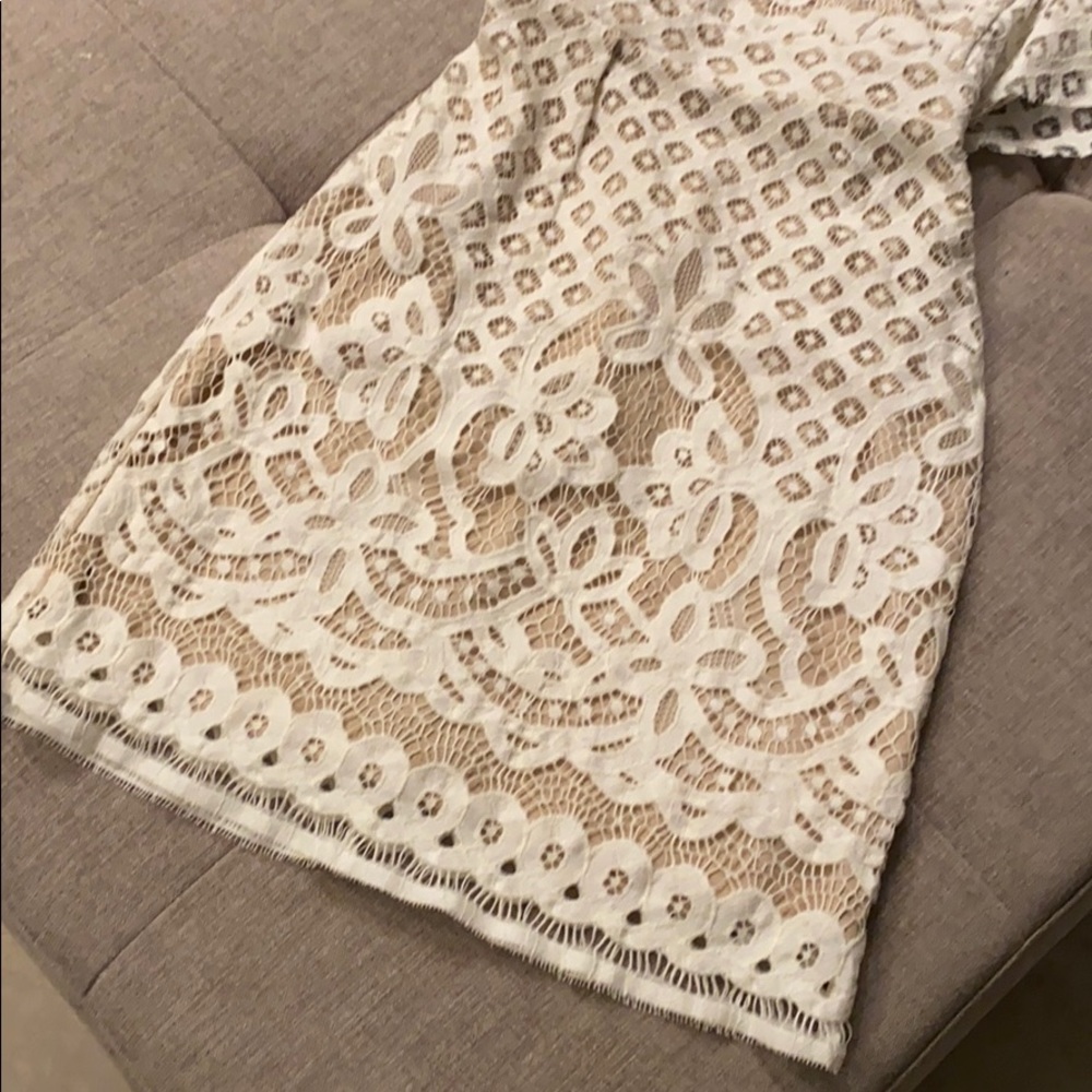 Women’s Lacey mini Dress - Picture 3 of 4
